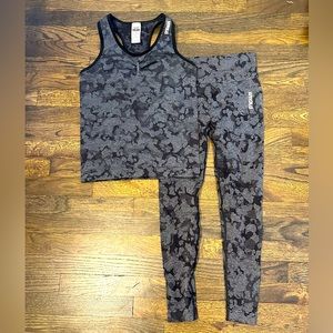 GYMSHARK - leggings and top set, size M. New without tags, never worn